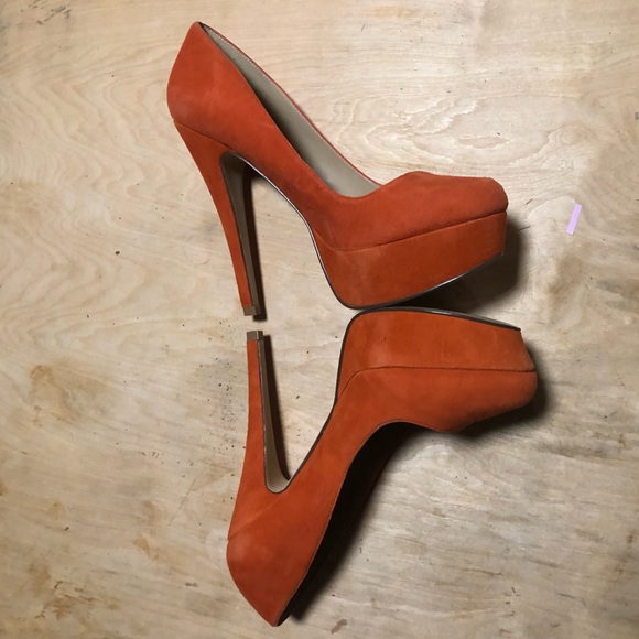 aldo closed toe heels